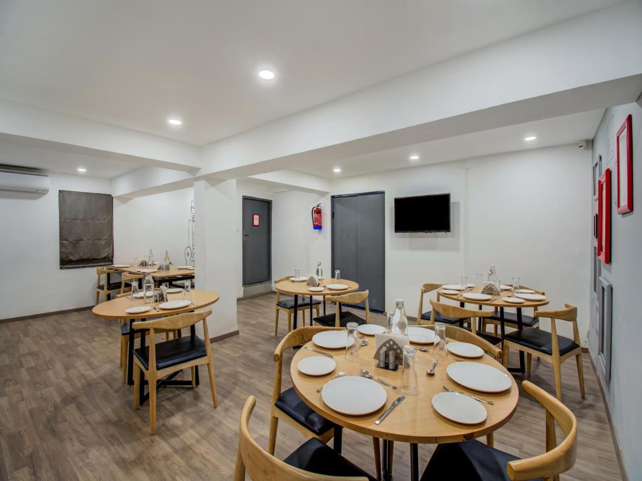 Отель Oyo Townhouse 66 Nagpur Station Ca Road Экстерьер фото