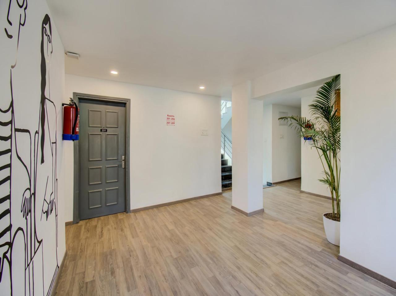 Отель Oyo Townhouse 66 Nagpur Station Ca Road Экстерьер фото